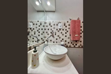 Casa à venda com 163m², 3 quartos e 2 vagasBanheiro