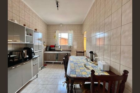 Casa à venda com 163m², 3 quartos e 2 vagasCozinha