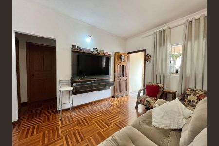 Casa à venda com 163m², 3 quartos e 2 vagasSala