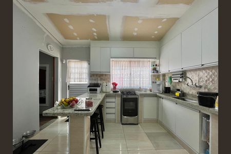 Casa à venda com 163m², 3 quartos e 2 vagasCozinha