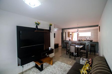 Sala de casa de condomínio para alugar com 2 quartos, 85m² em Praia do Flamengo, Salvador