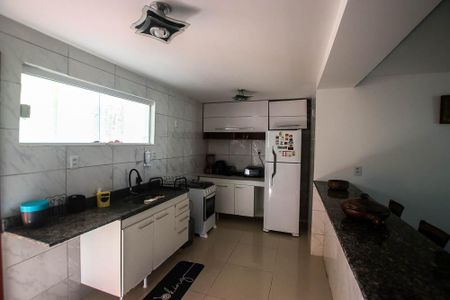 Cozinha de casa de condomínio para alugar com 2 quartos, 85m² em Praia do Flamengo, Salvador
