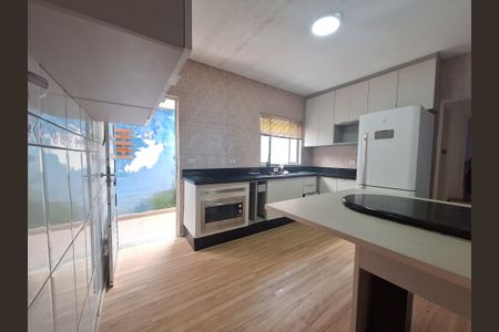 Casa para alugar com 3 quartos, 114m² em Vila Amorim, Suzano