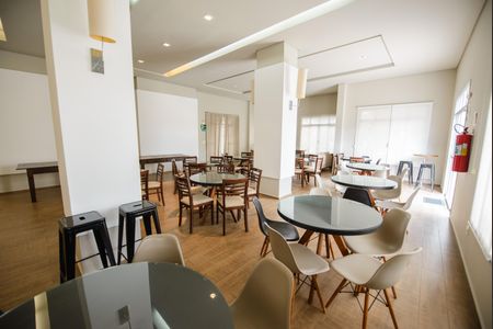 Apartamento para alugar com 76m², 2 quartos e 1 vaga Apartamento para alugar com 76m², 2 quartos e 1 vagaÁrea comum - Salão de festas