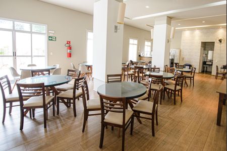 Apartamento para alugar com 76m², 2 quartos e 1 vaga Apartamento para alugar com 76m², 2 quartos e 1 vagaÁrea comum - Salão de festas