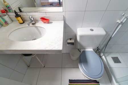 Casa de condomínio para alugar com 170m², 3 quartos e 1 vagaBanheiro 1