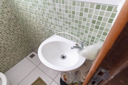 Casa de condomínio para alugar com 170m², 3 quartos e 1 vagaBanheiro de serviço