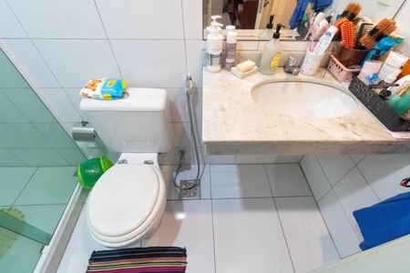 Casa de condomínio para alugar com 170m², 3 quartos e 1 vagaBanheiro do Quarto 2