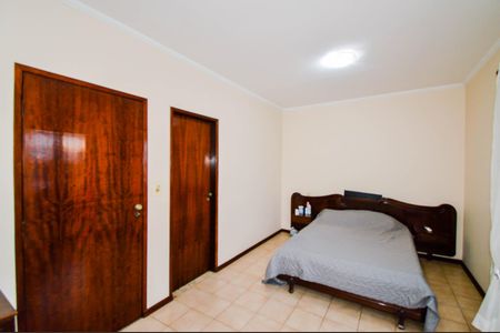 Casa à venda com 230m², 3 quartos e 4 vagasQuarto 3 - Suíte