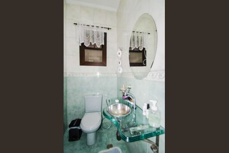 Casa à venda com 230m², 3 quartos e 4 vagasLavabo