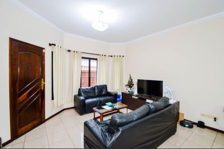 Casa à venda com 230m², 3 quartos e 4 vagasSala