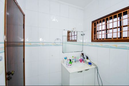 Casa à venda com 230m², 3 quartos e 4 vagasBanheiro Social