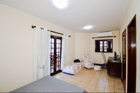 Casa à venda com 230m², 3 quartos e 4 vagasQuarto 3 - Suíte