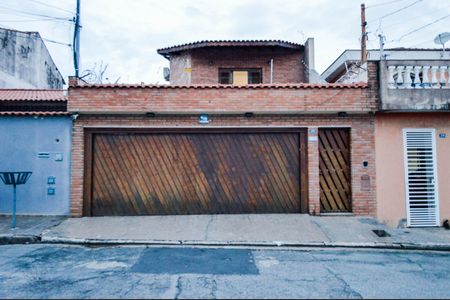 Casa à venda com 230m², 3 quartos e 4 vagasFachada