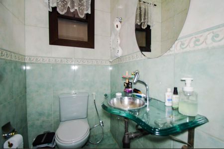 Casa à venda com 230m², 3 quartos e 4 vagasLavabo