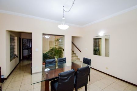 Casa à venda com 230m², 3 quartos e 4 vagasSala