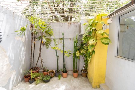 Apartamento à venda com 40m², 1 quarto e sem vagaQuintal