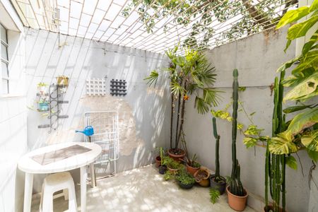 Apartamento à venda com 40m², 1 quarto e sem vagaQuintal