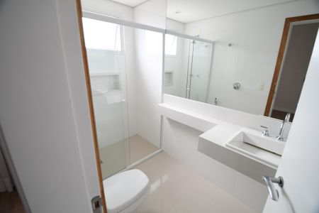 Apartamento à venda com 107m², 2 quartos e 2 vagasBanheiro Suíte