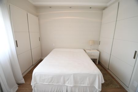 Apartamento à venda com 107m², 2 quartos e 2 vagasQuarto 2 - Suíte