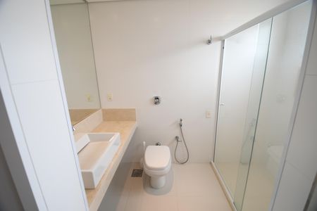 Apartamento à venda com 107m², 2 quartos e 2 vagasBanheiro Suíte