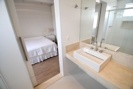 Apartamento à venda com 107m², 2 quartos e 2 vagasBanheiro Suíte