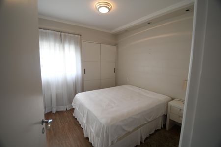 Apartamento à venda com 107m², 2 quartos e 2 vagasQuarto 2 - Suíte