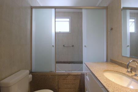 Apartamento à venda com 173m², 3 quartos e 2 vagasBanheiro da Suíte