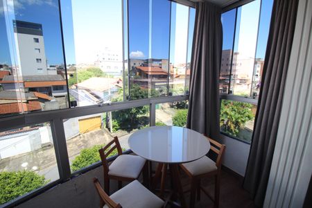 Varanda Sala de apartamento à venda com 2 quartos, 53m² em Brasil Industrial, Belo Horizonte