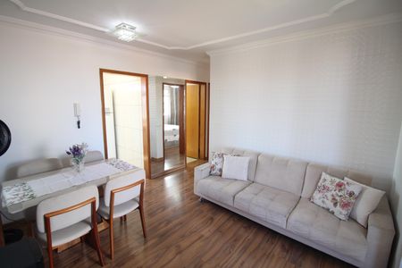 Sala de apartamento à venda com 2 quartos, 53m² em Brasil Industrial, Belo Horizonte