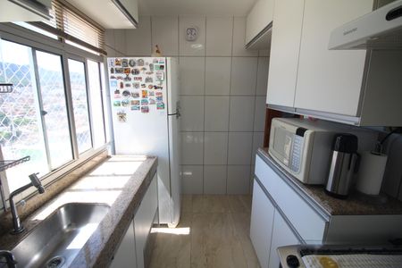 Apartamento à venda com 53m², 2 quartos e 2 vagasCozinha