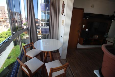 Varanda Sala de apartamento à venda com 2 quartos, 53m² em Brasil Industrial, Belo Horizonte