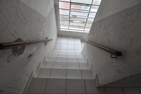 Apartamento para alugar com 93m², 2 quartos e 1 vagaEscada