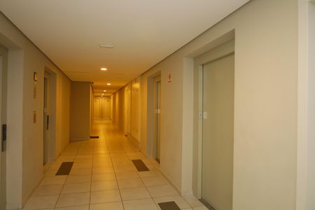 Apartamento à venda com 38m², 1 quarto e sem vagaÁrea comum - Saguão do andar