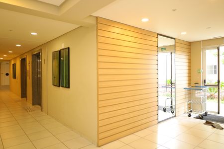 Apartamento à venda com 38m², 1 quarto e sem vagaÁrea comum - Saguão do prédio