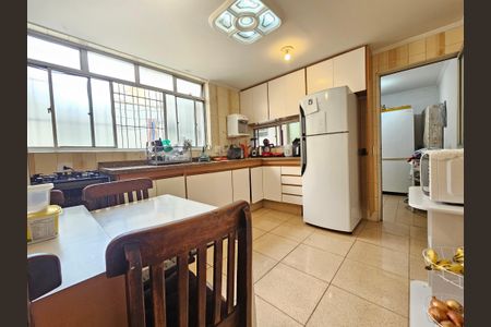 Casa à venda com 176m², 3 quartos e 1 vagaCozinha