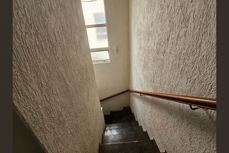 Casa à venda com 176m², 3 quartos e 1 vagaEscada