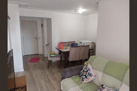 Sala de apartamento à venda com 3 quartos, 73m² em Jardim Tupanci, Barueri