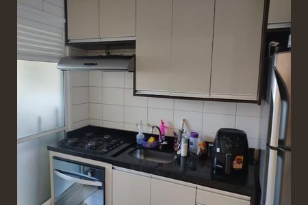 Cozinha de apartamento à venda com 3 quartos, 73m² em Jardim Tupanci, Barueri