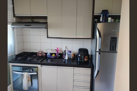 Cozinha de apartamento à venda com 3 quartos, 73m² em Jardim Tupanci, Barueri
