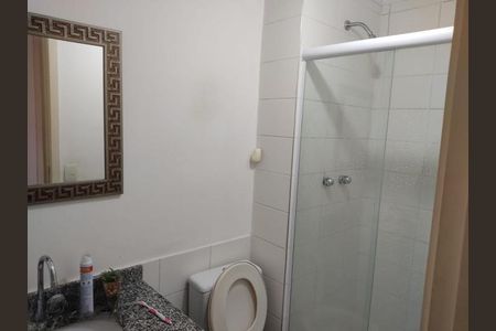 Banheiro de apartamento à venda com 3 quartos, 73m² em Jardim Tupanci, Barueri