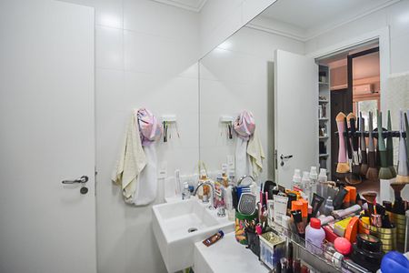 Casa à venda com 118m², 3 quartos e 4 vagasBanheiro da Suíte