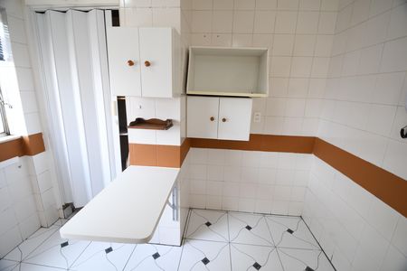 Cozinha de apartamento para alugar com 1 quarto, 60m² em Cambuí, Campinas