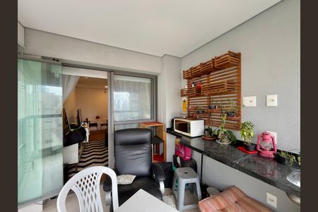 Apartamento à venda com 66m², 2 quartos e 1 vagaSacada