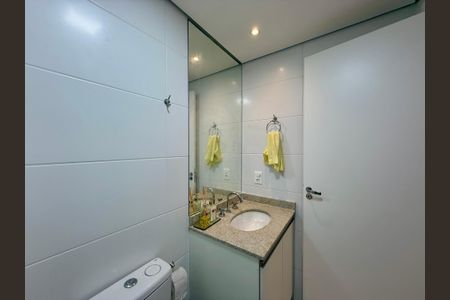 Apartamento à venda com 66m², 2 quartos e 1 vagaBanheiro Social 