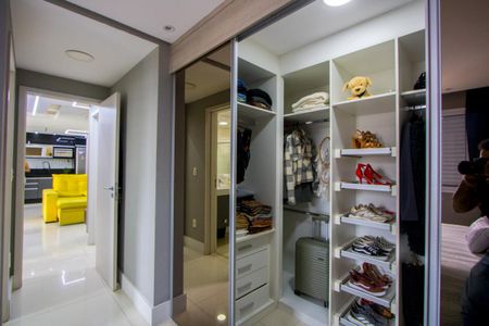 Apartamento à venda com 72m², 2 quartos e 2 vagas Apartamento à venda com 72m², 2 quartos e 2 vagasQuarto 1 - Suíte