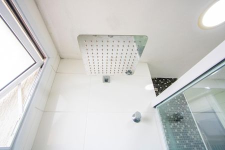 Apartamento à venda com 72m², 2 quartos e 2 vagas Apartamento à venda com 72m², 2 quartos e 2 vagasBanheiro do quarto 1