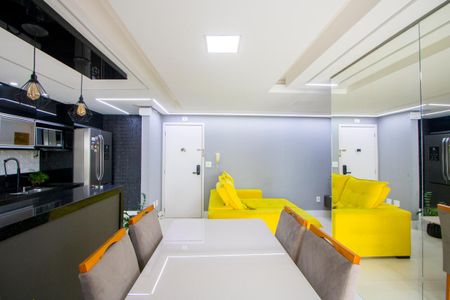 Apartamento à venda com 72m², 2 quartos e 2 vagas Apartamento à venda com 72m², 2 quartos e 2 vagasSala