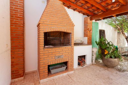 Casa à venda com 300m², 4 quartos e 2 vagasChurrasqueira