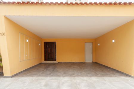 Casa à venda com 300m², 4 quartos e 2 vagasGaragem